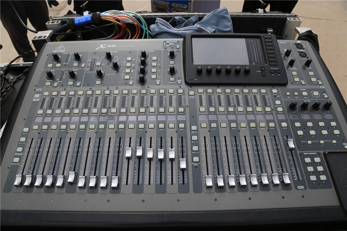 鄂托克旗乌兰牧骑新时代音响设备 (1).jpg